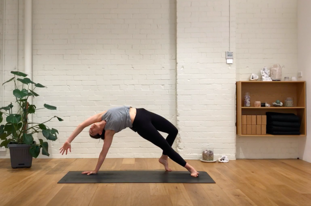 Yoga Evolve - Feel The Flow