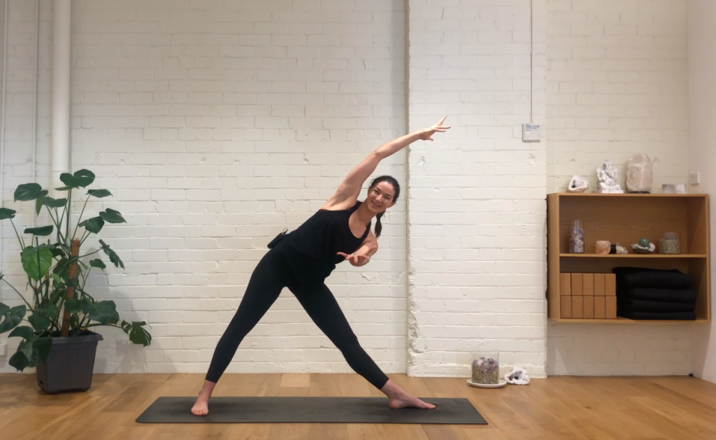 Yoga Evolve - Half Moon Happy