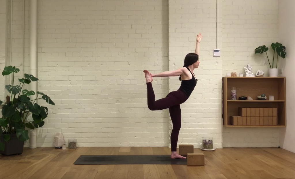 Yoga Evolve - Morning Heart Flow