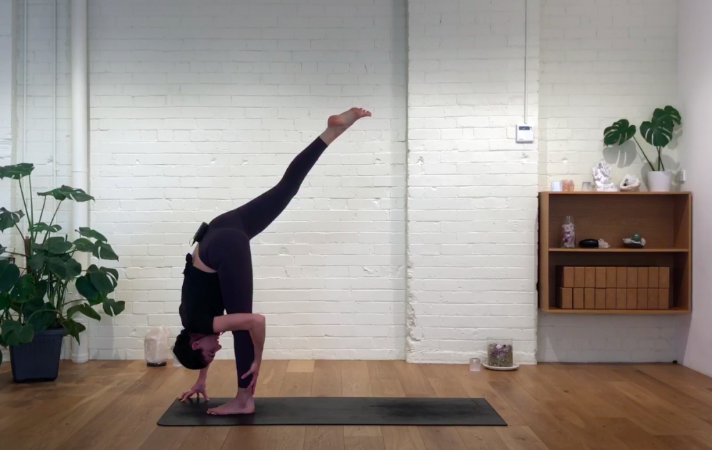 Yoga Evolve - Stretched & Strong